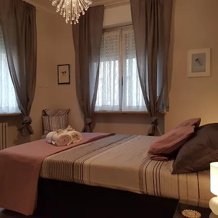 Centre House Апартаменти *