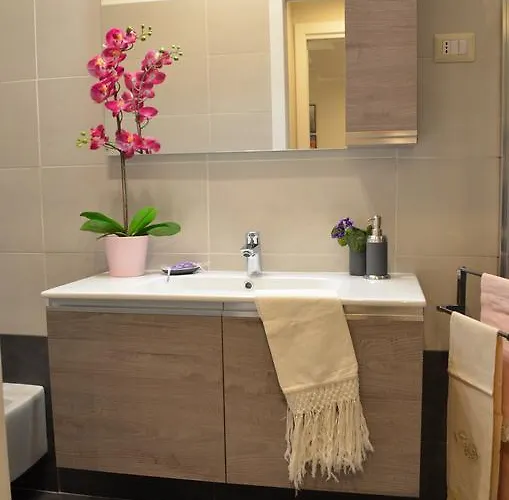 Centre House * بارما